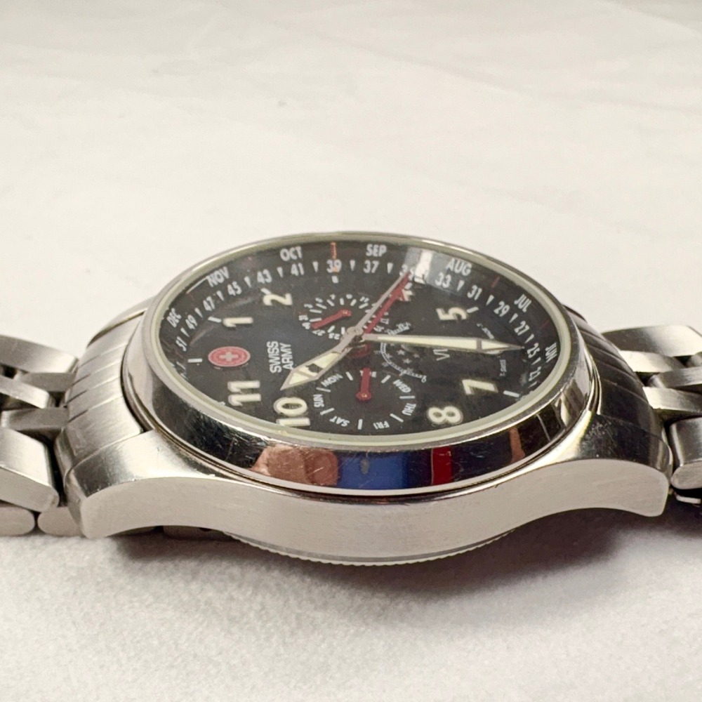 Victorinox Swiss Army Odyssey VIP Moon Phase 39mm Quartz‎ Men's Watch - Picture 7 of 12
